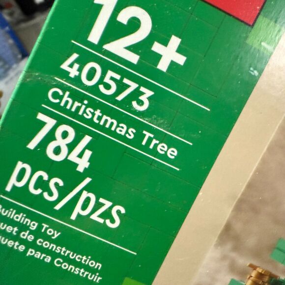 Lego Christmas Tree Building Set 40573 holiday toy NEW - Picture 6 of 9